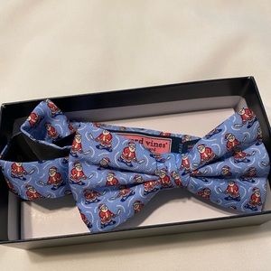 Vinyard Vines Child Christmas Bow Tie